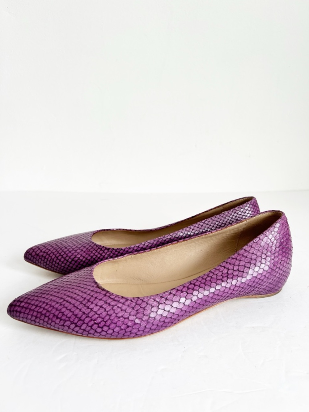 SZ 7 M. Gemi Purple Snake-Embossed Pointed Toe Flats - Picture 4 of 7